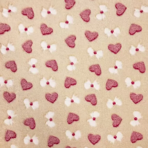 Manta Fleece 3D Coraçãozinho e Laço 100% Poliéster 1,60m Largura - Variante 1 Manta Fleece 3D Coraçãozinho e Laço 100% Poliéster 1,60m Largura - Variante 1