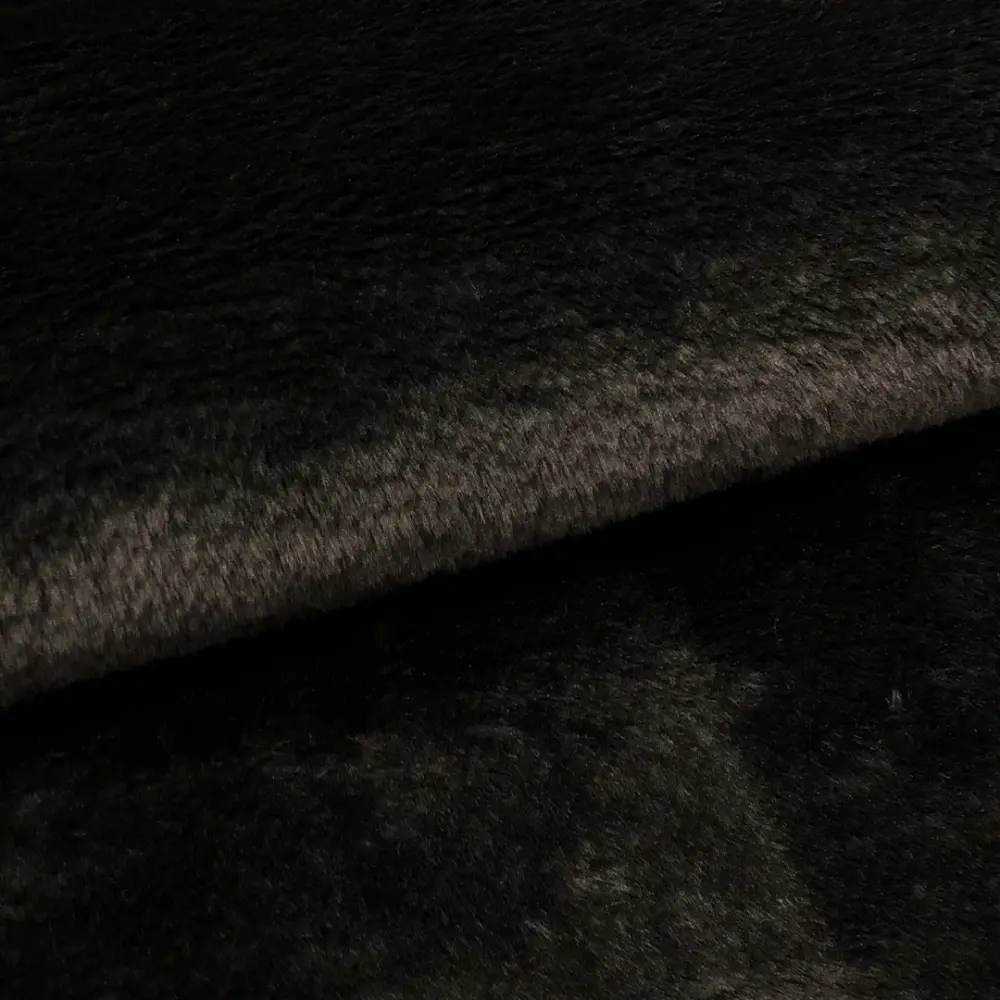Pelúcia Lisa 12mm de Altura - 1,50m largura - Preto Pelúcia Lisa 12mm de Altura - 1,50m largura - Preto